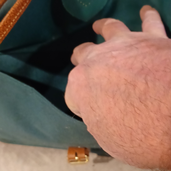 Duffle bag fancy straps are nice accents to this bag - Picture 7 of 10